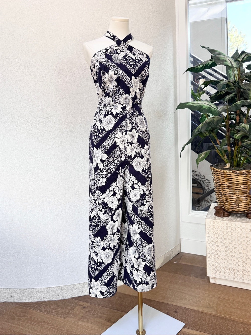 NWT Anthropologie Maeve Magda Navy and White Floral Halter Jumpsuit 16W Plus - Picture 2 of 7